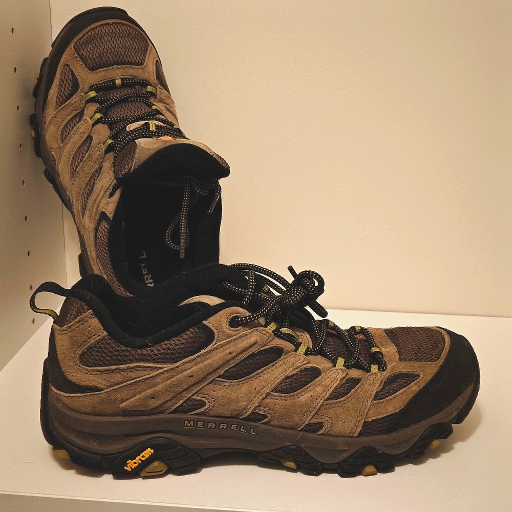 Merrell Men’s Moab 3 Waterproof Hiking Shoes – Walnut, Size 11
